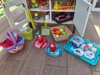 Cocina infantil Ikea + accesorios de regalo