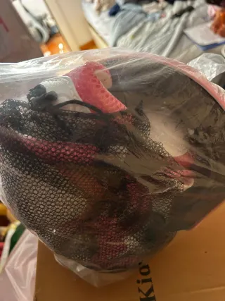 Casco, rodilleras y coderas nuevas