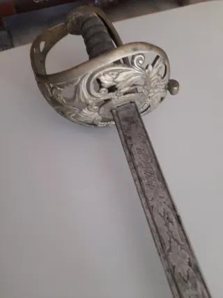 Espada antigua decorativa