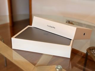 MacBook Pro 13 2019 2.4GHz 16GB RAM 512GB SSD