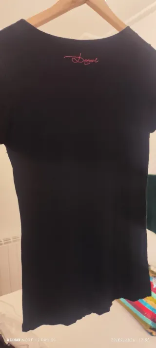 Camiseta Desigual Negra con Flecos