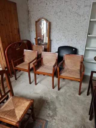 Quattro poltrone in legno/Poltrona in legno e canna