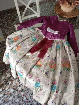 Traje de Fallera azul y morado