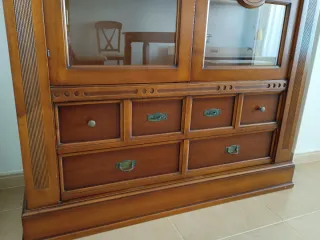 Vitrina de comedor de madera maciza