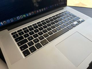 MacBook Pro 15" I7 2,3GHZ 8GB 250SSD OSX/WIN 10