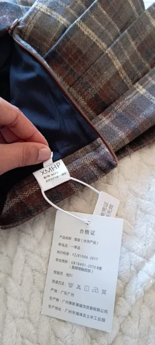 Falda de cuadros marrón y multicolor