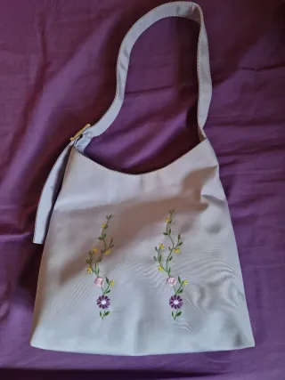 Bolso lila bordado flores | Estilo romántico