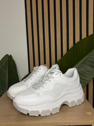 Sapatilhas Guess Brecky Chunky Brancas