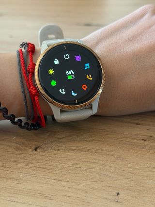 Reloj Garmin Venu Dorado/Beige