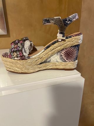 Cuña Mujer Multicolor