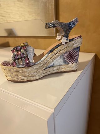 Cuña Mujer Multicolor