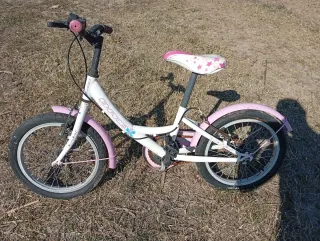 Bicicleta infantil blanca y rosa