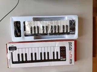 Akai LPK25 Teclado Controlador MIDI