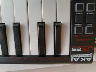 Akai LPK25 Teclado Controlador MIDI