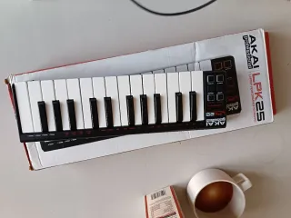Akai LPK25 Teclado Controlador MIDI