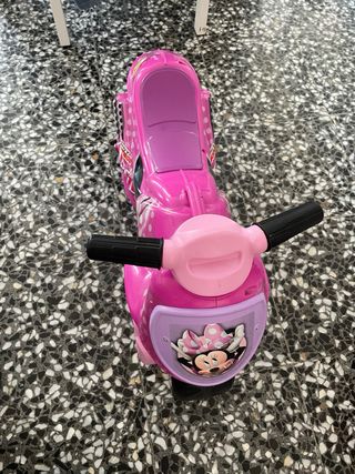Moto Infantil Minnie Mouse Rosa como nueva.