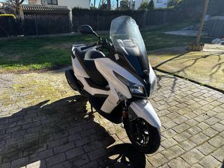 Kymco GrandDink 300 ABS Scooter Blanco