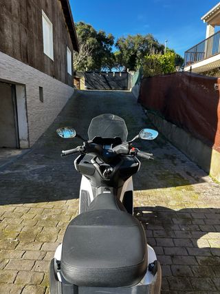Kymco GrandDink 300 ABS Scooter Blanco