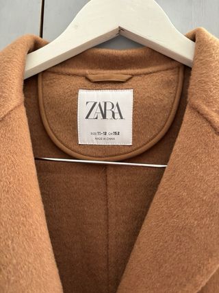 Abrigo paño camel Zara