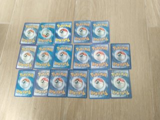 2 Cromos Pokémon Pikachu Surf V y VMAX