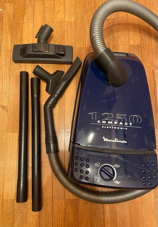 Aspiradora Moulinex 1250 Compact