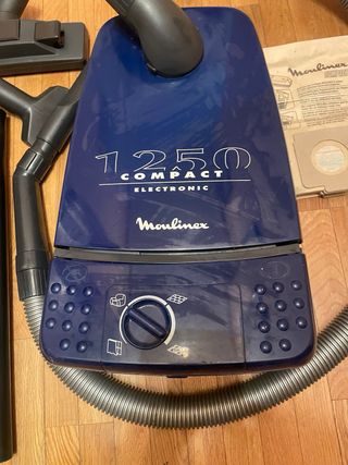 Aspiradora Moulinex 1250 Compact
