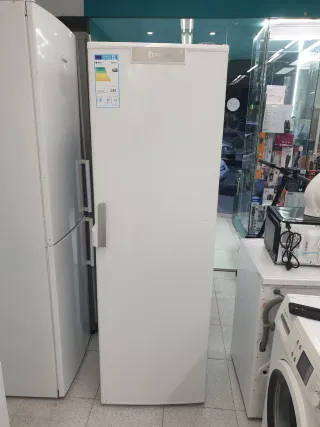 Congelador vertical Balay 1.85m con garantía