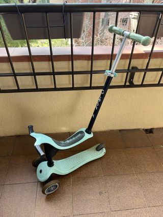 Patinete Globber con asiento Aguamarina