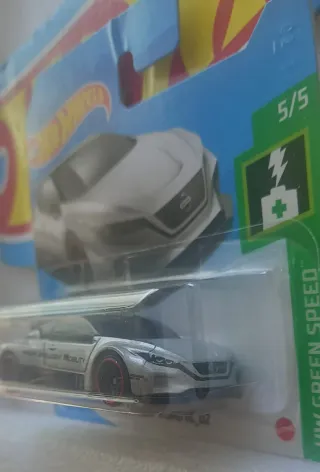 Hot Wheels Nissan Leaf Nismo RC_02