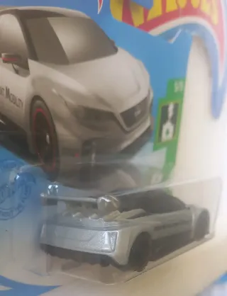 Hot Wheels Nissan Leaf Nismo RC_02