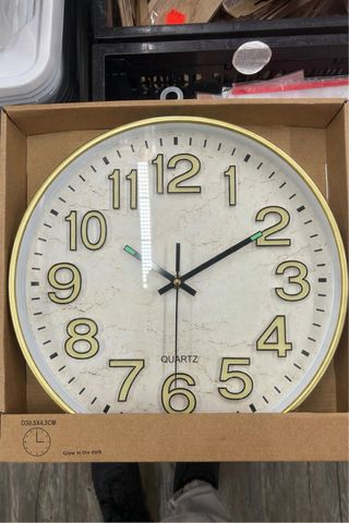 Reloj de Pared Moderno Dorado