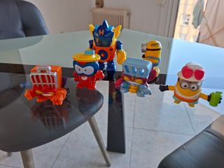 Coche teledirigido, robot y súper sings