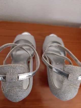 Sandalias fiesta tacón Colour Cherie plateadas