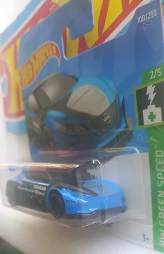 Hot Wheels Nissan Leaf Nismo RC_02