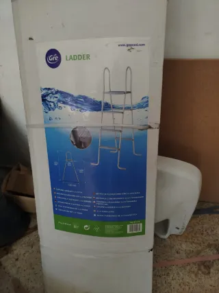 Escalera piscina
