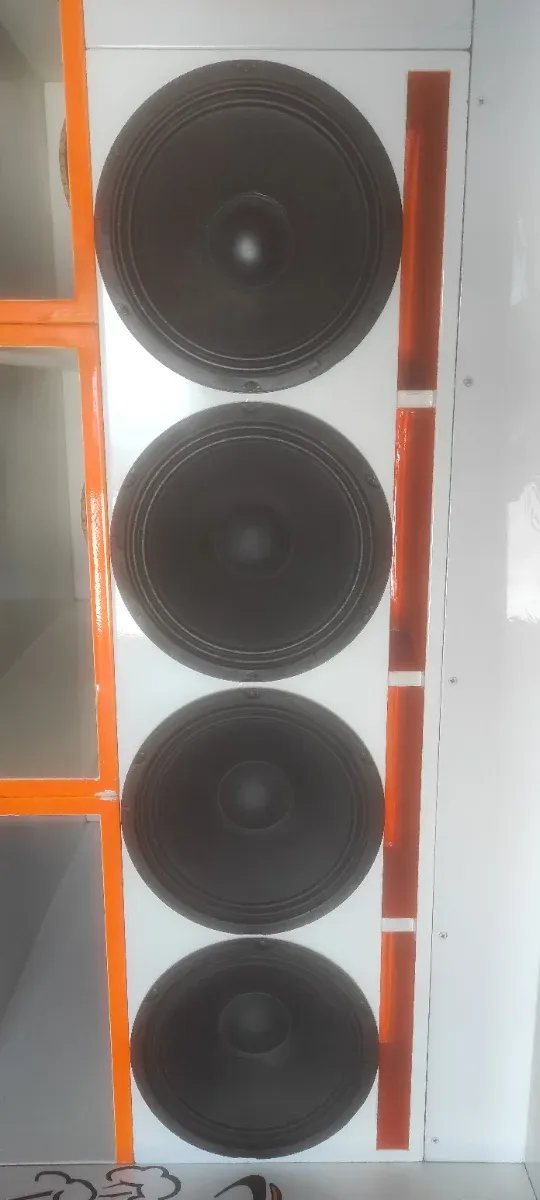 Cajones de medios/altavoces 10