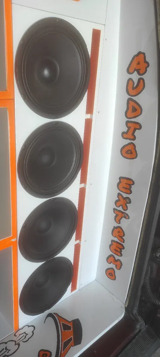 Cajones de medios/altavoces 10