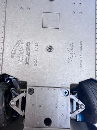 Jaguar XJ220 Maisto 1/12