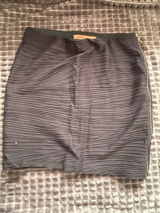 Faldas mini. Talla M. Mara, stradivarius y bershka
