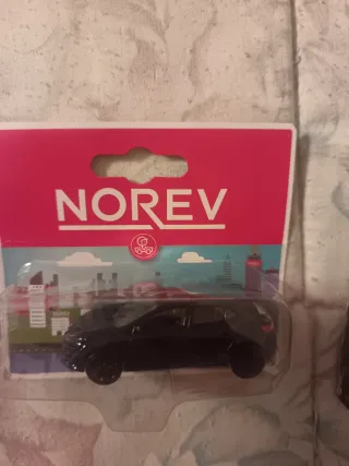 Matchbox y norev Renault Megane 1:64