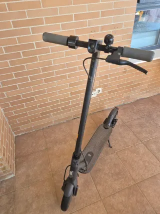 Patinete Xiaomi Mi Electric Scooter Essential