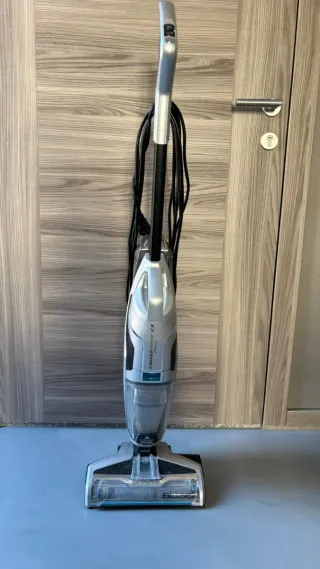 Aspirapolvere elettrica