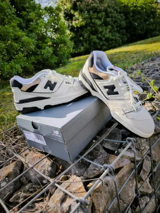 Zapatillas New Balance 550 Blanco y Dorado