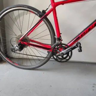 Bicicleta de carretera Giant Roja