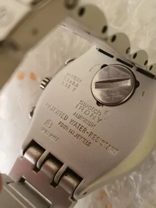 Reloj Swatch Cronógrafo Azul y Plateado