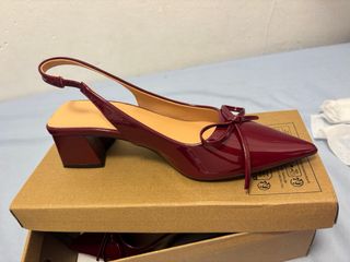 Zapatos de tacón rojos para mujer