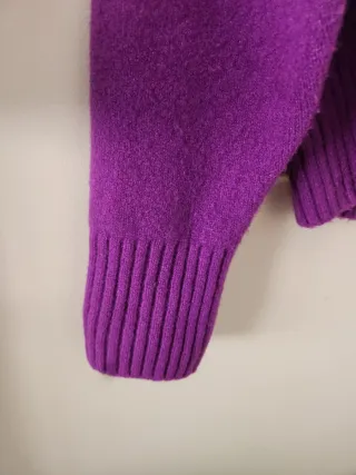 Jersey Zara Punto Morado Talla XS oversize. Nuevo