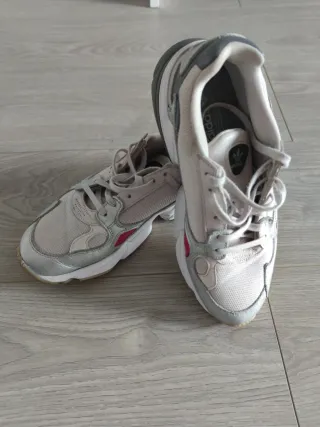 Zapatillas Adidas  falcon plateadas, talla38 2/3