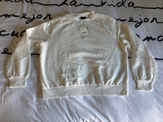 Jersey blanco con encaje