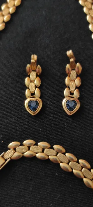 Conjunto Collar, Pulsera y Pendientes Corazón